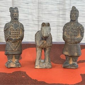Set of 3 loose Chinese terracotta figurines.